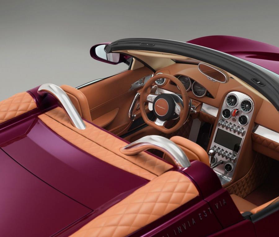 Интерьер Spyker B6 Venator Spyder Concept 2013 года  (фото 7 из 20)